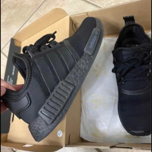 Youth Adidas Nmd R1 - Picture 3 of 4